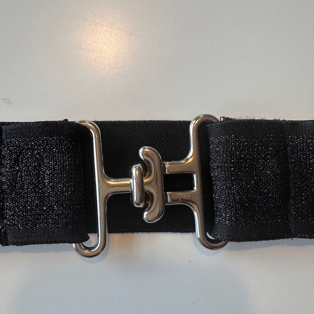 Ruespari equestrian belt. Black sparkle with silver buckle.